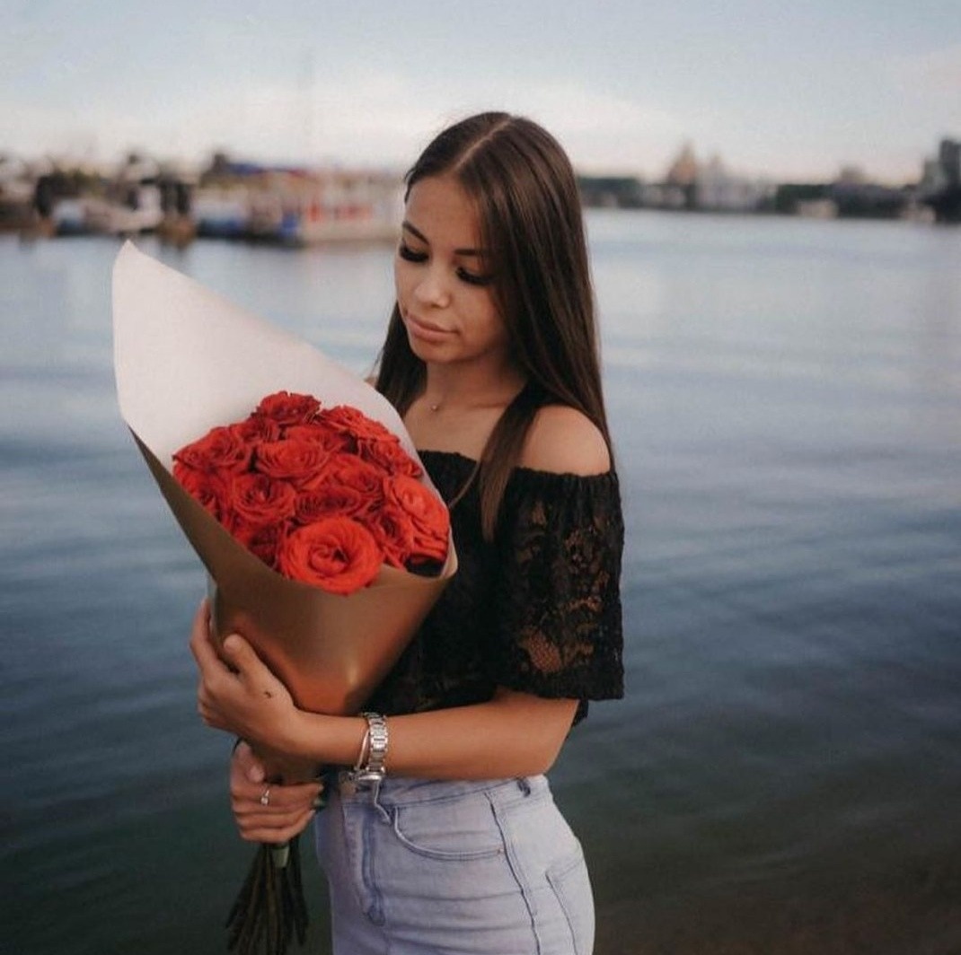 Люда привлекальеная девушка из Крестовки цена от 3500 руб