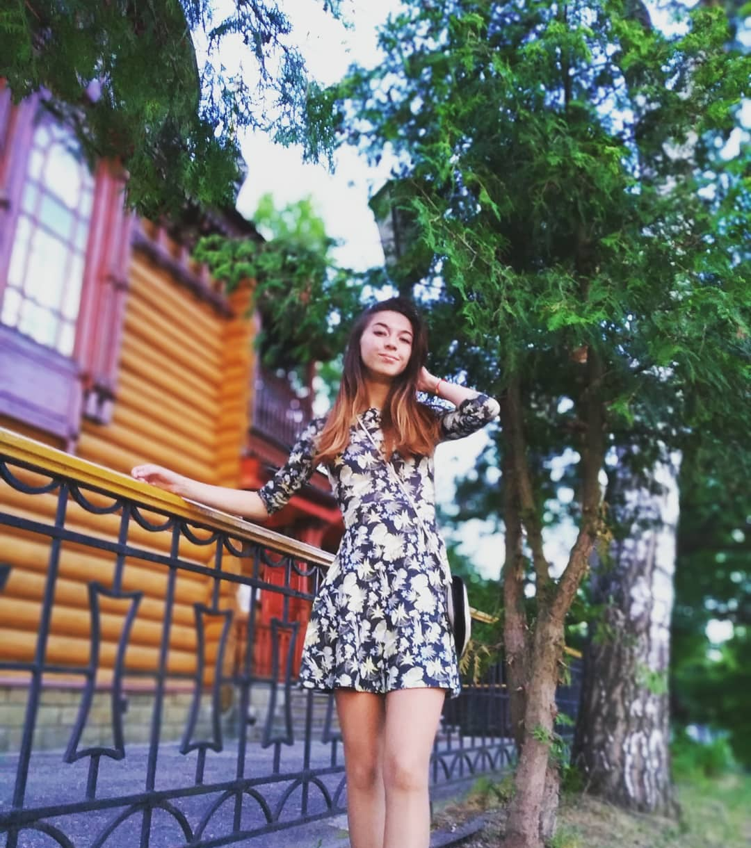 Кристина привлекальеная девушка из Крестовки цена от 4000 руб