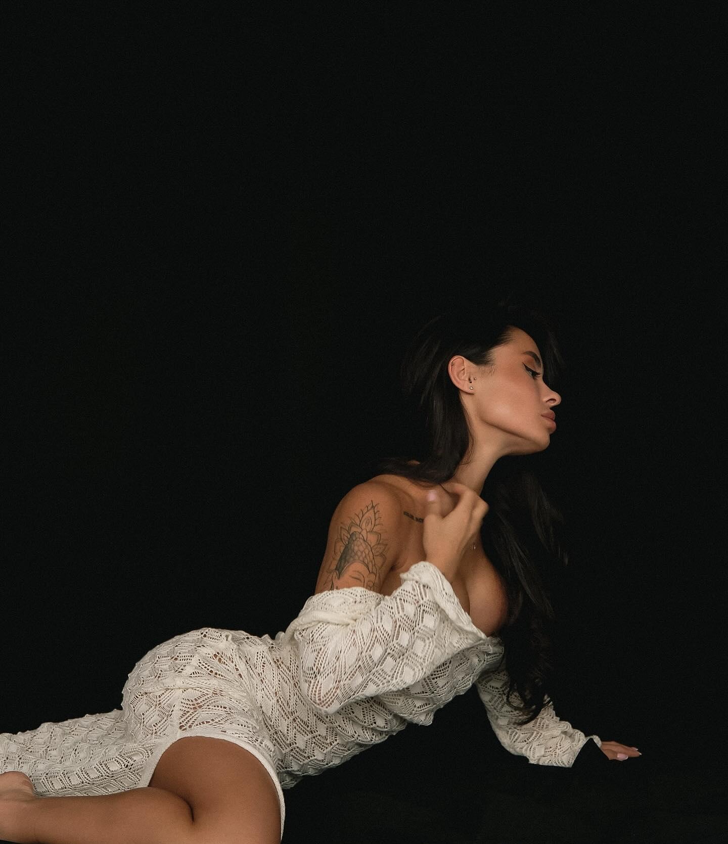 Надюша привлекальеная девушка из Крестовки цена от 8000 руб