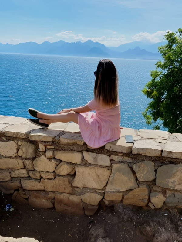 Лолита привлекательная девушка из Крестовки цена от 5000 руб