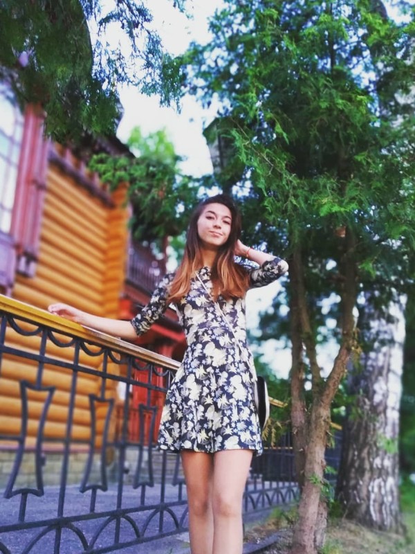 Кристина привлекательная девушка из Крестовки цена от 4000 руб