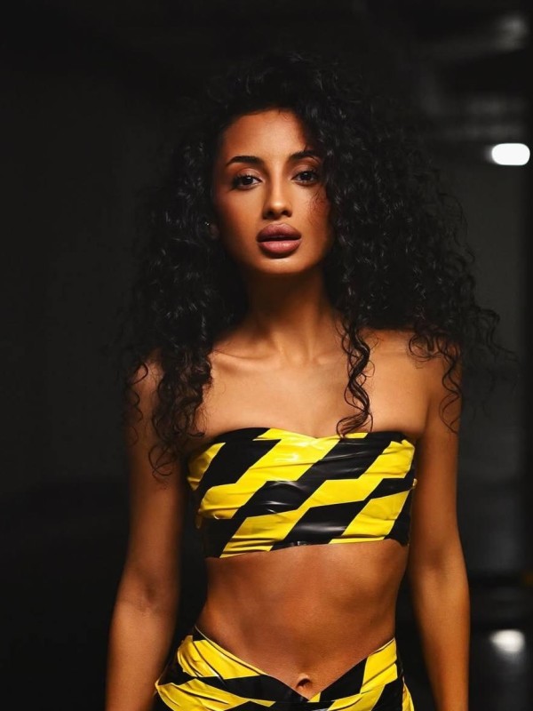 Луиза привлекательная девушка из Крестовки цена от 6000 руб